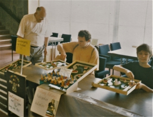 SPAZIERGANG MIT KREISEL 1994, Foto:heo